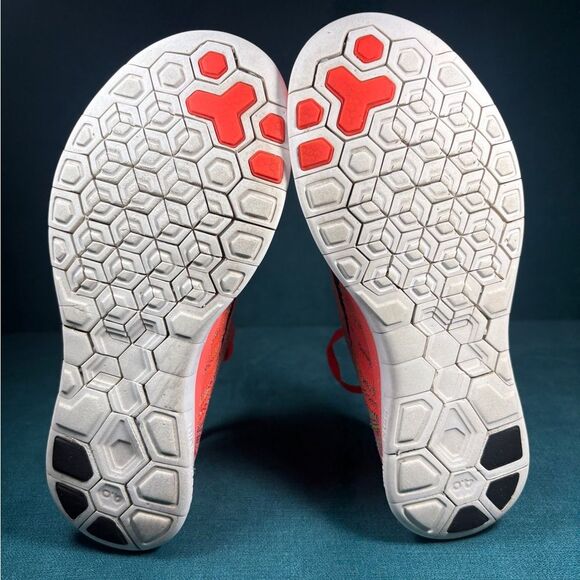 Nike Free  4.0 Flyknit Women’s Size 7.5 multicolor sneakers - Picture 7 of 8